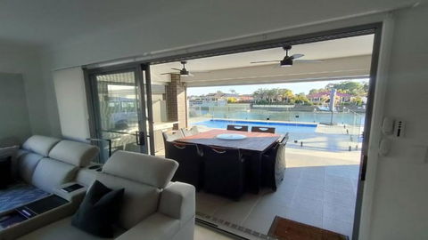 Relax Poolside By The Canal - Accommodation Mermaid Beach 0