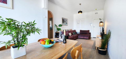 Relaxed Coastal Living With Fantastic Sea Views - Accommodation Mermaid Beach 2