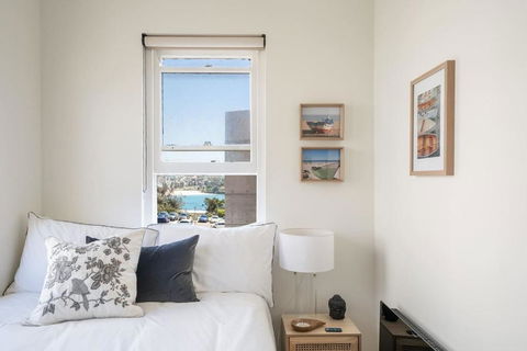 Relaxed Coogee Coastal Living With Ocean Views - Accommodation Mermaid Beach 0