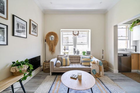 Relaxed Coogee Coastal Living With Ocean Views - Accommodation Mermaid Beach 1