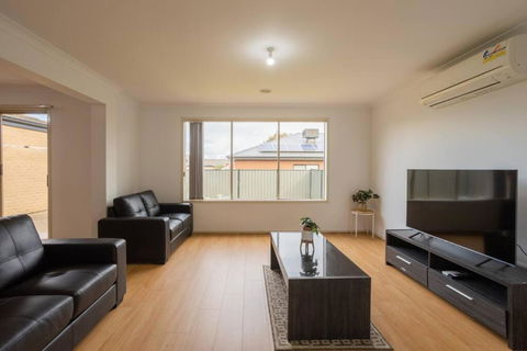 Relaxing Family Home In The Heart Of Tarneit - Accommodation Mermaid Beach 0