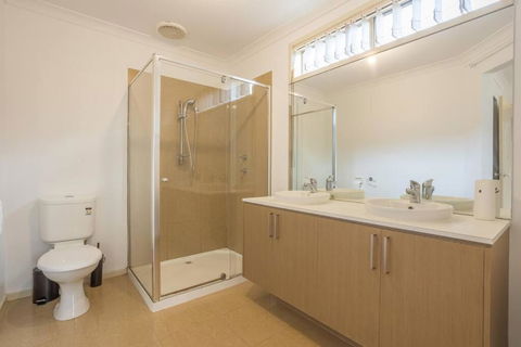 Relaxing Family Home In The Heart Of Tarneit - Accommodation Mermaid Beach 1