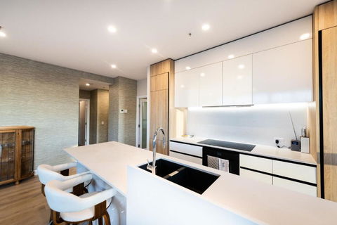 Renai 27 - 2 Bedroom Apt In Manuka - Accommodation Mermaid Beach 3