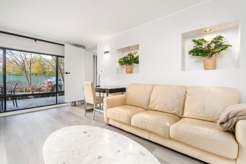 Renovated Townhouse Close To The CBD And Schools - Accommodation Mermaid Beach 1