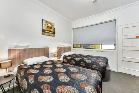 Rest Motels - Accommodation Mermaid Beach 0