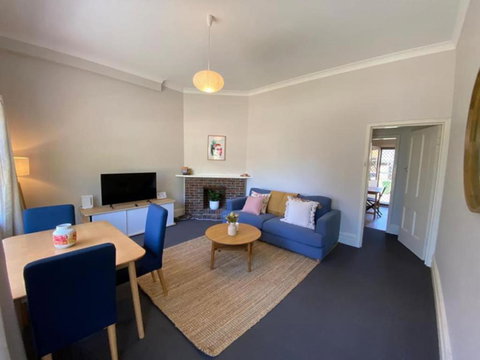 Retro Apt 6 Mins To Victoria Quay - Accommodation Mermaid Beach 0