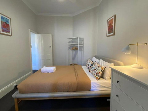 Retro Apt 6 Mins To Victoria Quay - Accommodation Mermaid Beach 2