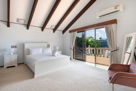 Retro Classic Surfers Paradise Waterfront Home - Accommodation Mermaid Beach 2