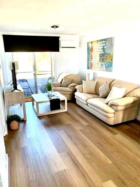 Right In Fremantle - Accommodation Mermaid Beach 0