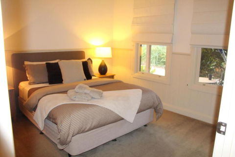 River Rock Cottage Centrally Located And Dog Friendly - Accommodation Mermaid Beach 1