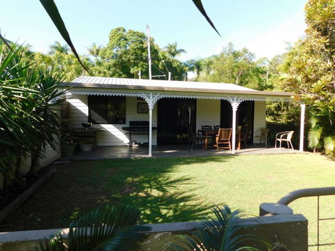 Riverbend Cottage Cabin - Little Heaven - Accommodation Mermaid Beach 2