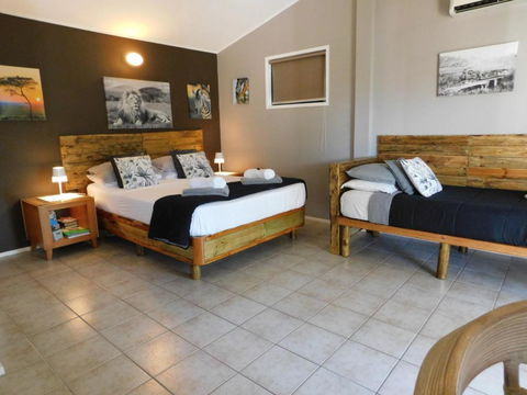 Riverbend Cottage Cabin - Little Heaven - Accommodation Mermaid Beach 3