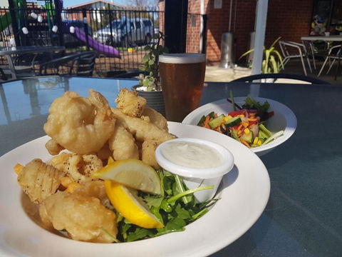 Riverina Hotel - Accommodation Mermaid Beach 1