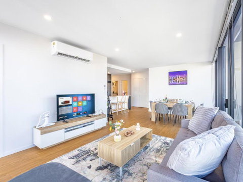 Riverside 2BR Delicate Apt - Accommodation Mermaid Beach 1
