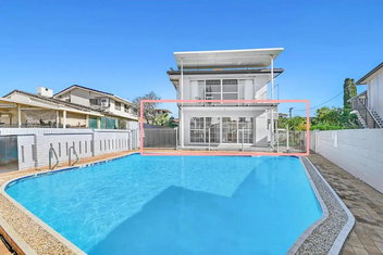 Riverside 3 Bedroom House In Surfers Paradise with Accommodation Mermaid Beach