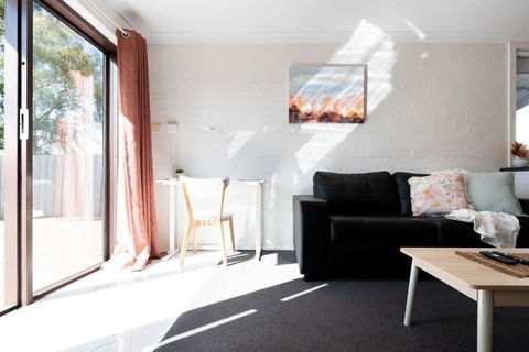 Riverside Gem With Parking And WiFi - Accommodation Mermaid Beach 1