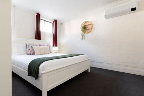Riverside Gem With Parking And WiFi - Accommodation Mermaid Beach 2