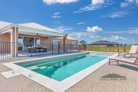 Riverside Meadows - Accommodation Mermaid Beach 0