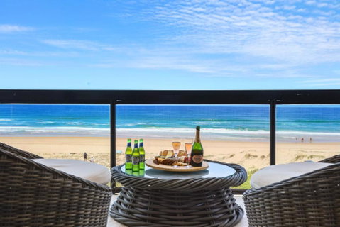 Salty Joe\'s Beachfront Retreat - Accommodation Mermaid Beach 0
