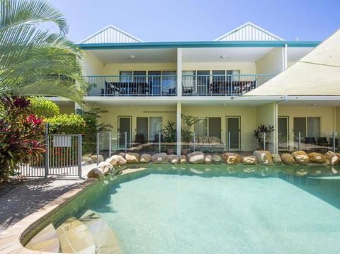 SAILS 9 Beachfront Getaway Horseshoe Bay - Accommodation Mermaid Beach 0