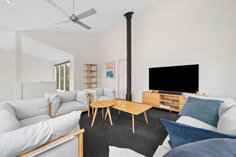 Roadknight Ocean Road View 236 - Accommodation Mermaid Beach 0