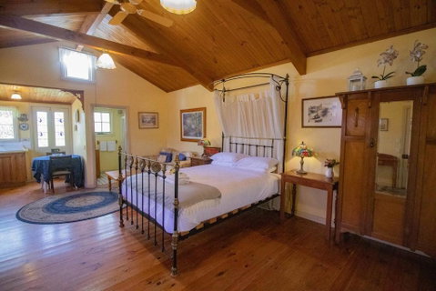 Rose Petal Cottage - Accommodation Mermaid Beach 2