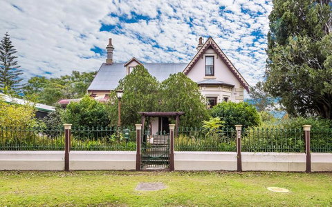 Rosslyn - Accommodation Mermaid Beach 1