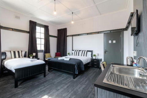 Royal Hotel Ryde - Accommodation Mermaid Beach 2