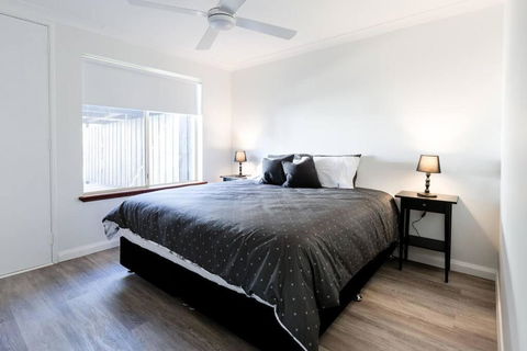 Salt & Pepper; Beautiful Town House In Margs! - Accommodation Mermaid Beach 3