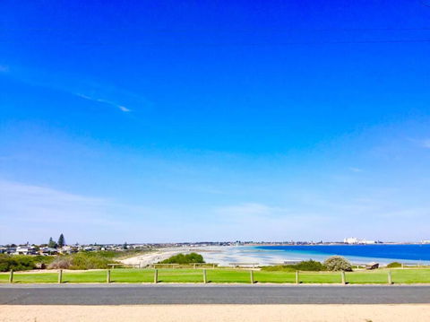 SALT @ North Beach WALLAROO (absolute Beachfront) - Accommodation Mermaid Beach 0