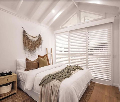 SALTY PALMS On HENLEY -THREE - Accommodation Mermaid Beach 0