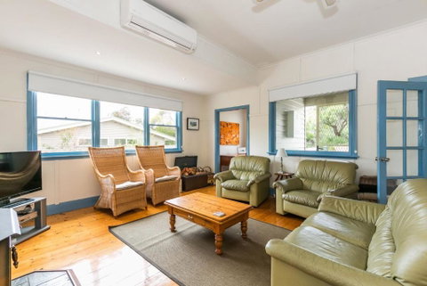 Sand Surf And Sunshine - Accommodation Mermaid Beach 3