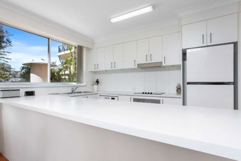 Sandown - Hosted By Burleigh Letting - Accommodation Mermaid Beach 3