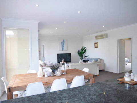 Sandpiper 3 - Close To Town And Beach - Accommodation Mermaid Beach 0