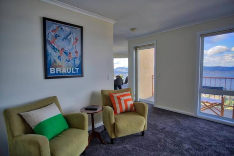Sandy Bay Townhouse - Accommodation Mermaid Beach 1