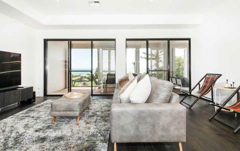 SEA FOR MILES At Semaphore To Relax & Unwind - Accommodation Mermaid Beach 0
