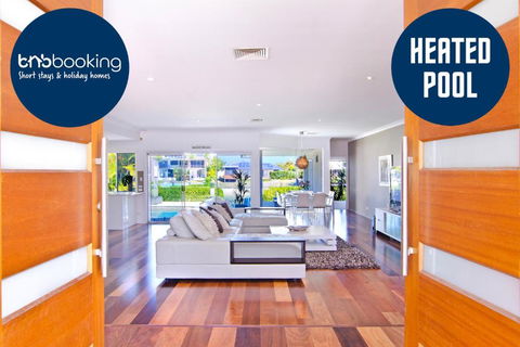 SEACLUSION 5 Bed Waterfront, Sleeps 12 - Accommodation Mermaid Beach 0