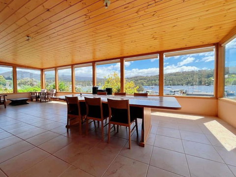 Stunning Water Front View House At Kettering - Accommodation Mermaid Beach 1
