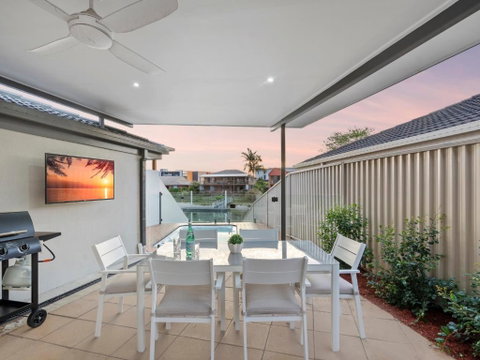 The Goldie - Accommodation Mermaid Beach 2