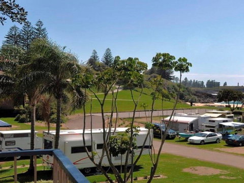 Beachside Getaway - 150m To Beach - Accommodation Mermaid Beach 0