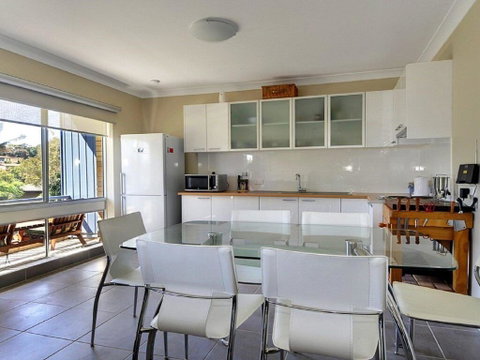 Beachside Getaway - 150m To Beach - Accommodation Mermaid Beach 3