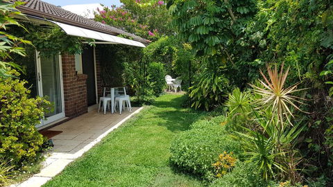 Beachside Villa Ettalong Beach - Accommodation Mermaid Beach 3