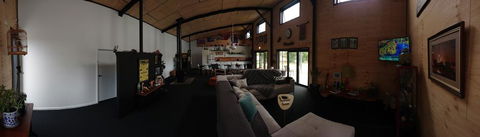 Bed In A Shed Tasmania - Accommodation Mermaid Beach 2