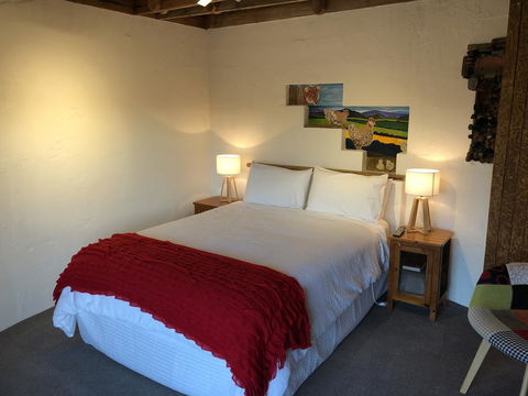 Bed In A Shed Too - Accommodation Mermaid Beach 2
