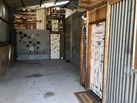 Bed In A Shed Vineyard Stay - Accommodation Mermaid Beach 3