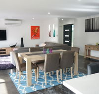Ben's Place - modern  convenient - Accommodation Mermaid Beach