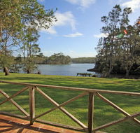 Berrara Lagoon Front Chalet - Accommodation Mermaid Beach