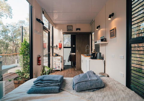 Big Tiny Paz Seven Hills Tiny House, Tallarook - Accommodation Mermaid Beach 1
