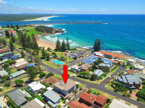 Bimbadeen Unit 3 - Across From The Beach - Lift In Complex - Accommodation Mermaid Beach 0
