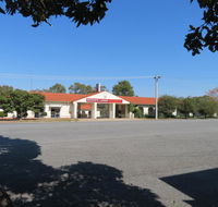 Bishops Lodge Narrandera - Accommodation Mermaid Beach